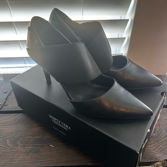 Simply Vera Wang heels size 8 in Black memory foam - Picture 5 of 6